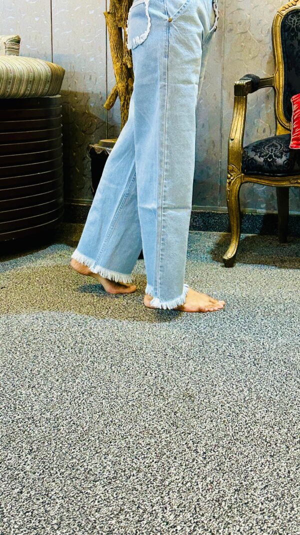 High-Waisted denim Wide-Leg Jeans - Image 2